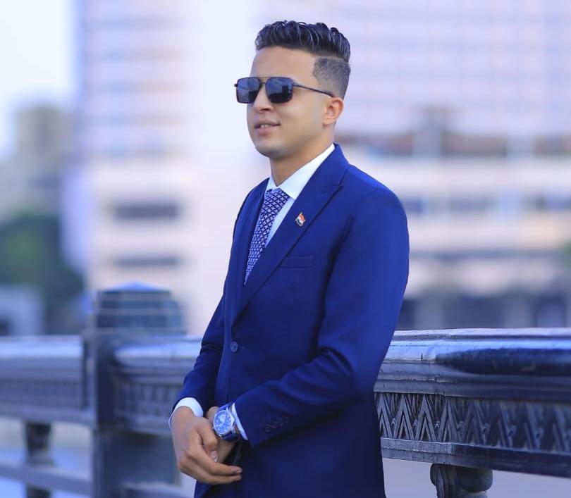 السيرة الذاتية والمهنية للإعلامي: محمد عاشور أبو عبد الحميد