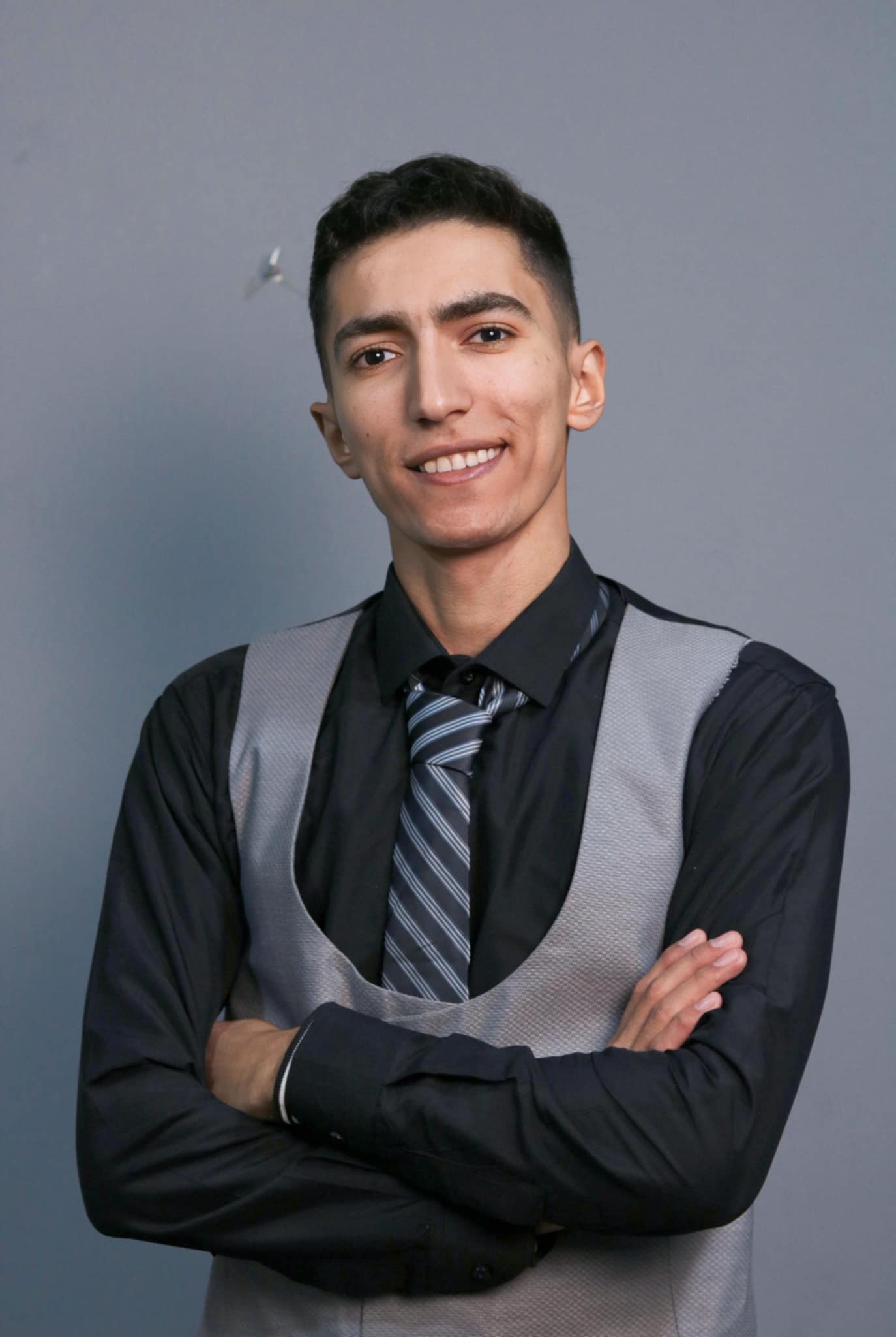 وليد عبدالواحد: نموذج للشاب الطموح يجمع بين القانون والموارد البشرية والخبرة العملية