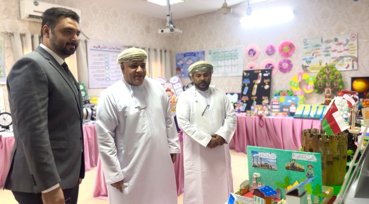 مدير الجودة بمدرسة عبد الرحمن بن عوف يشيد بجهود مديرة المدرسة في تطبيق معايير الجودة