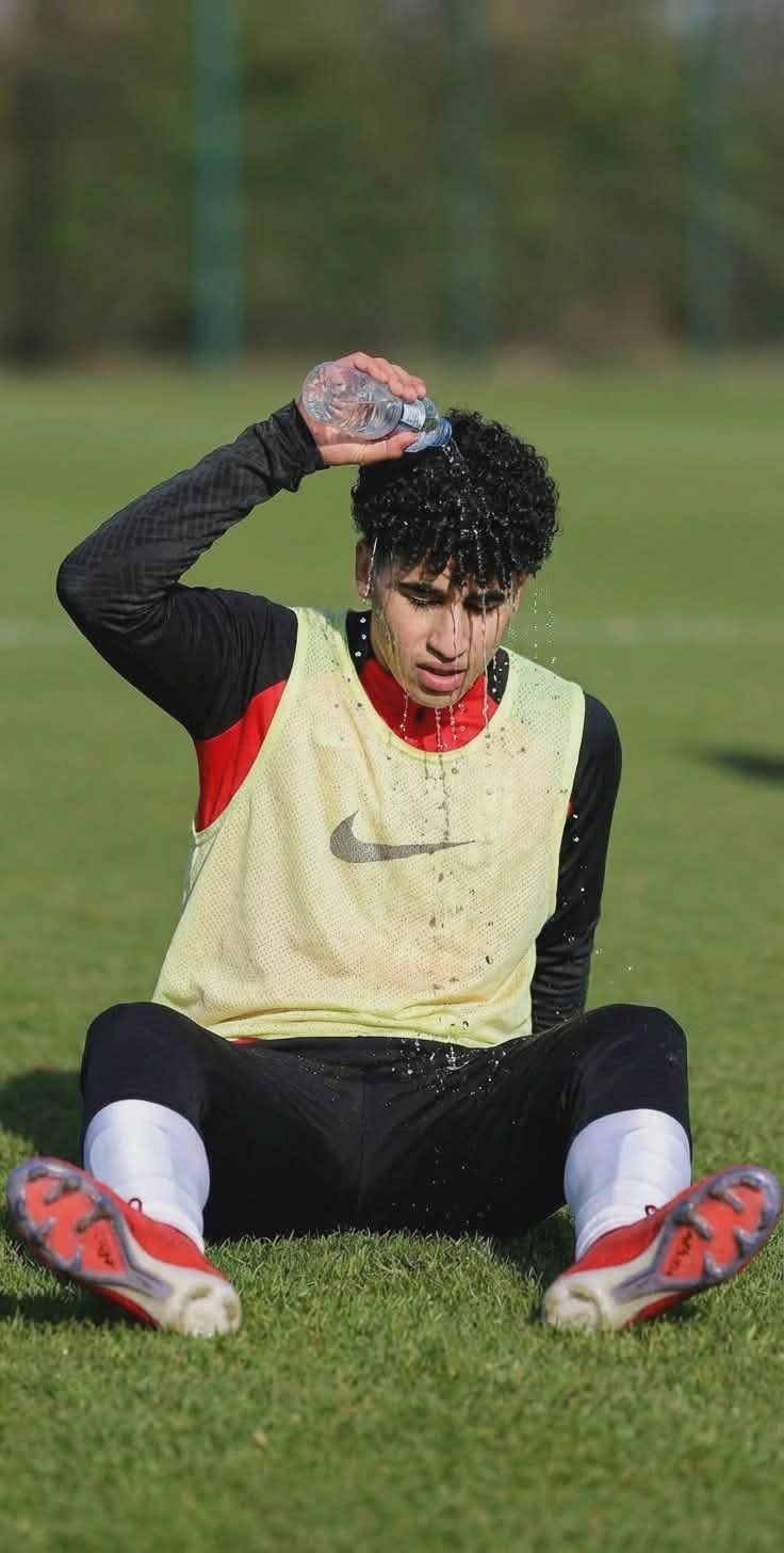 من طلخا إلى الاتحاد السكندري.. عبد الرحمن سعد المرسي يجمع بين الملاعب والإبداع الفني